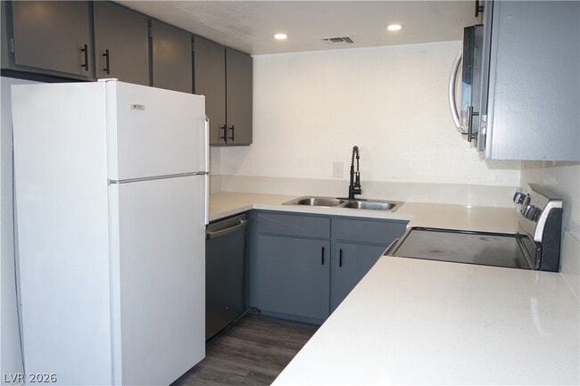 Building Photo - 4922 Newport Cove Dr