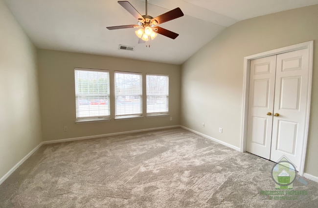Building Photo - 302 Claybrooke Dr