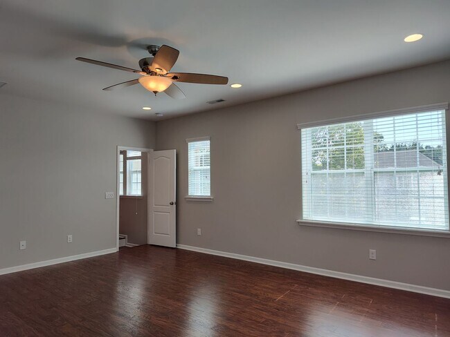 Building Photo - Beautiful home located in the Ardrey Woods community!