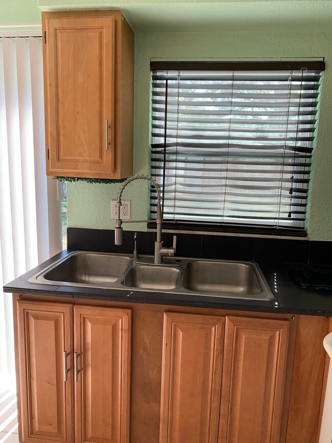 Building Photo - 2138 19th Ave SW