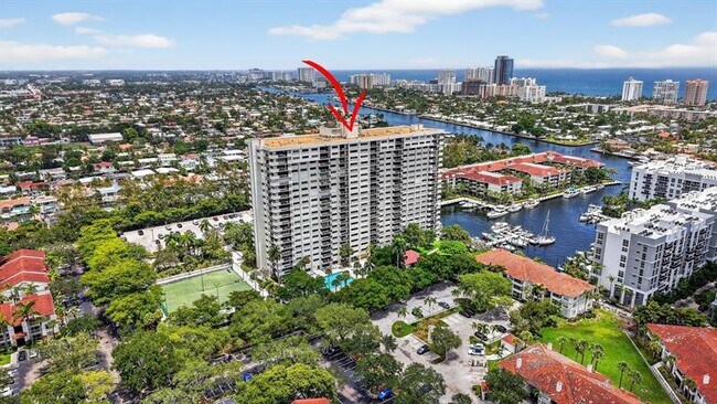 Building Photo - 3200 Port Royale Dr N