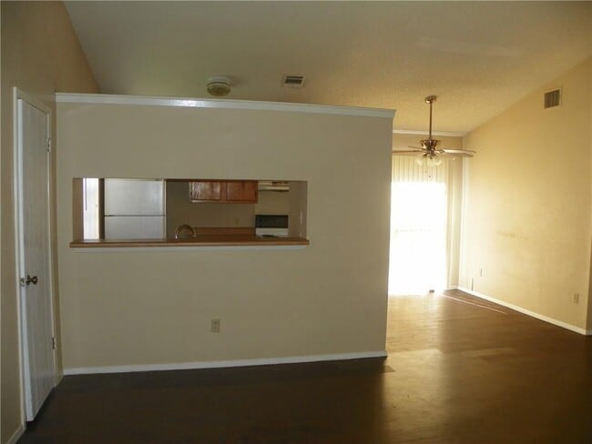 Building Photo - 9706 Eastwend Dr