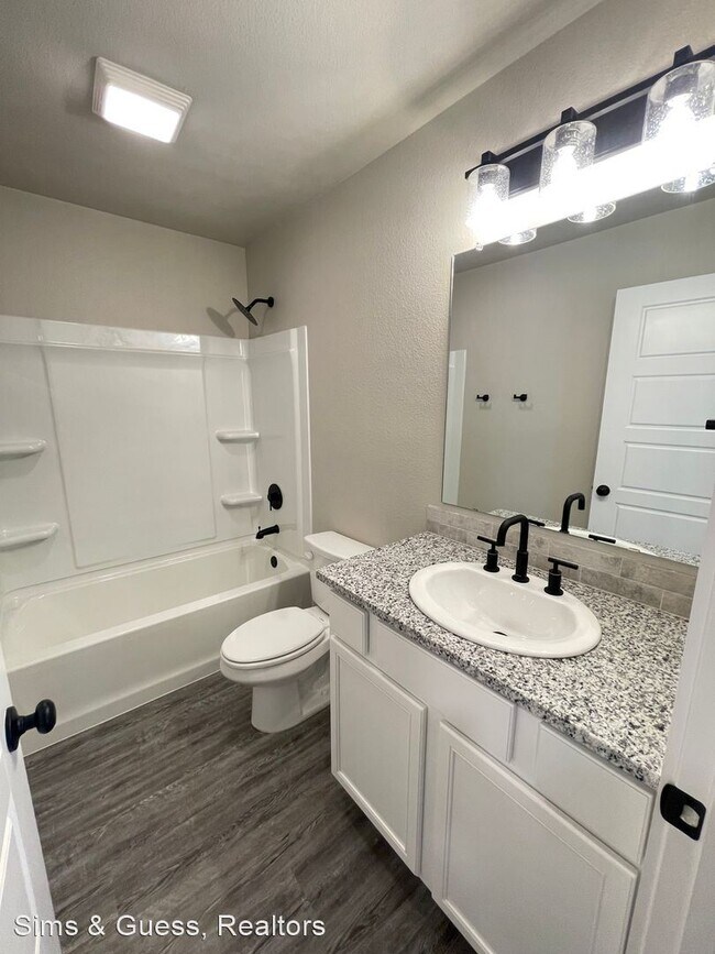 Building Photo - 3 br, 2 bath House - 902 Canal