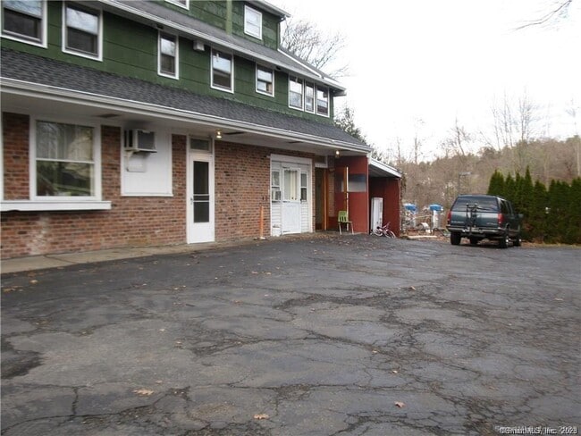 Building Photo - 8 Burnham St