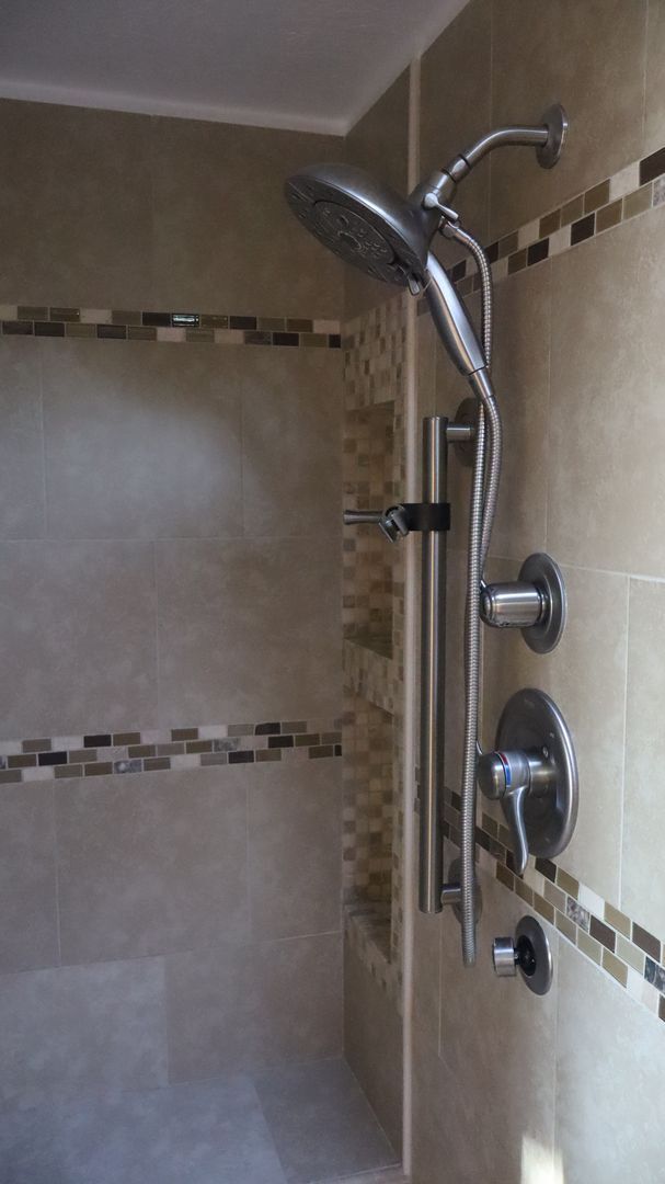 Building Photo - Spacious