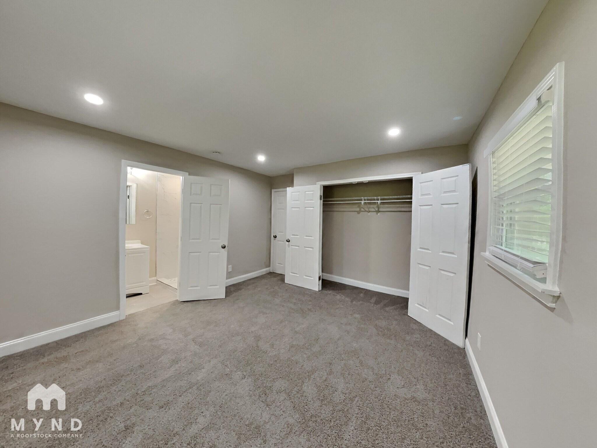 Building Photo - 8266 Lake View Terrace