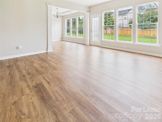 Building Photo - 2204 Arbor Vista Dr