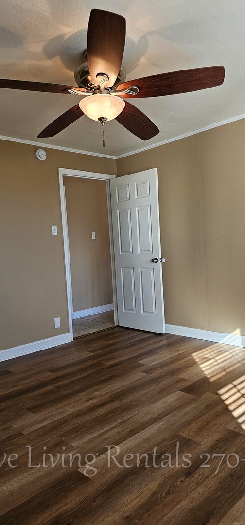 Building Photo - Cozy home with a stunning view!