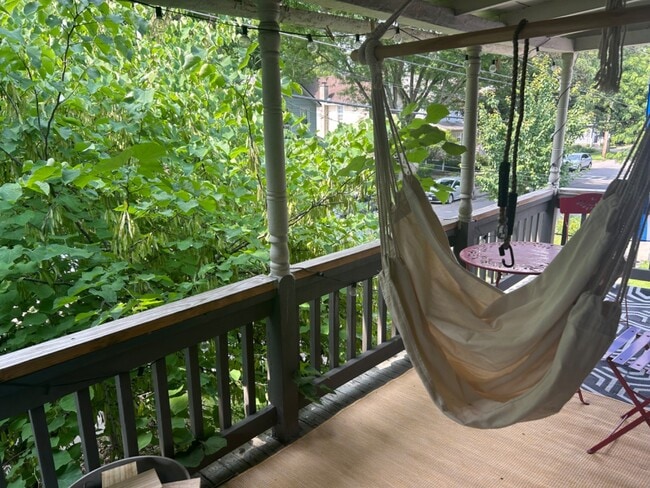 Building Photo - 410 Cascadilla St