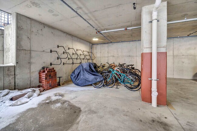 Building Photo - 2189 Cornell Rd