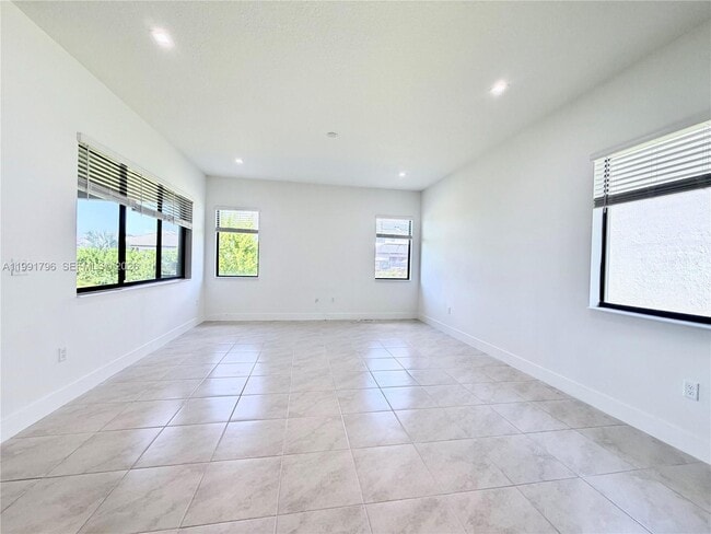 Building Photo - 5028 Gambero Wy