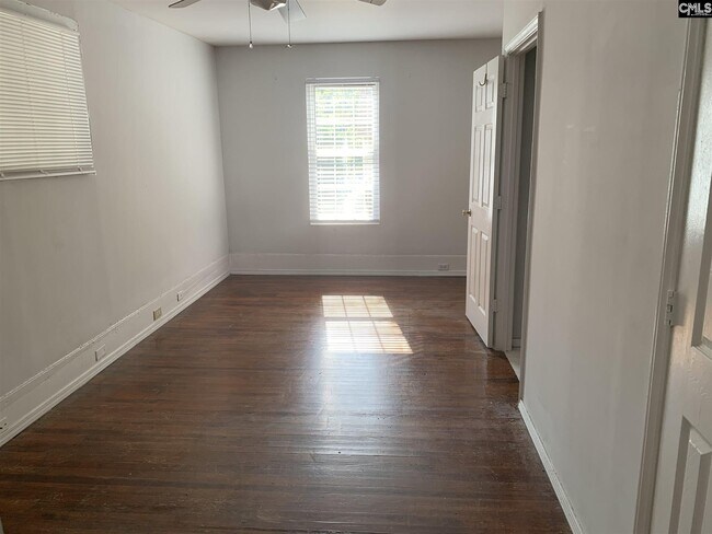 Building Photo - 112 Huger St