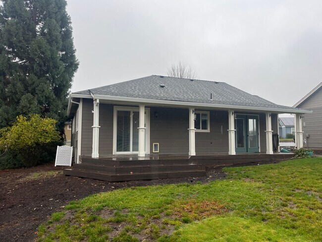 Building Photo - 2304002