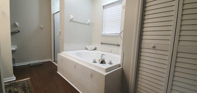 Building Photo - 2534 N Brentwood Cir