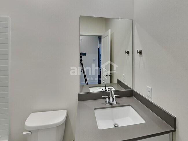Building Photo - 4824 85th Dr NE