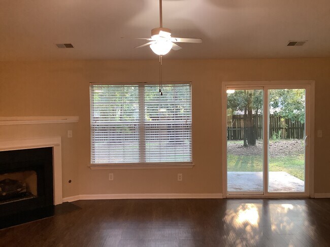 Building Photo - 7204 Weavers Way
