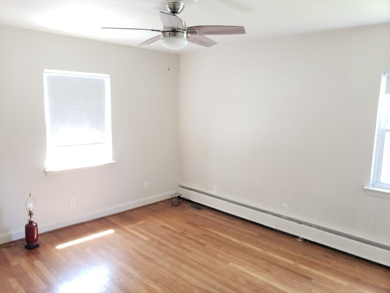 Building Photo - 2801 Bauernwood Ave