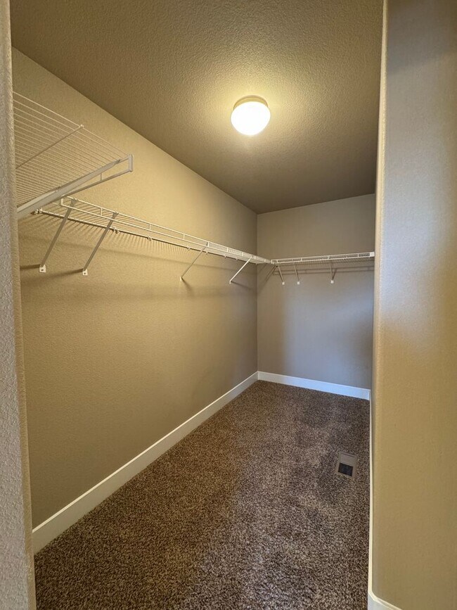 Building Photo - Newer build, 3 bedroom, 2 1/2 bath in The Sands