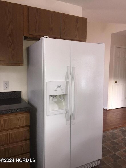 Building Photo - 210 Pecan Grove Dr