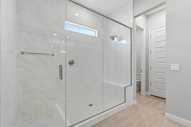 Building Photo - 5028 E Shady Glen Ave