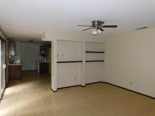 Building Photo - 2513 McGregor Dr