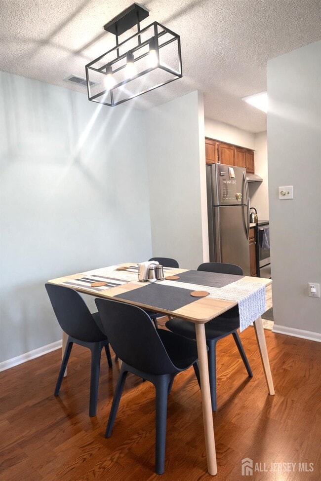 Building Photo - 4910 Ravens Crest Dr