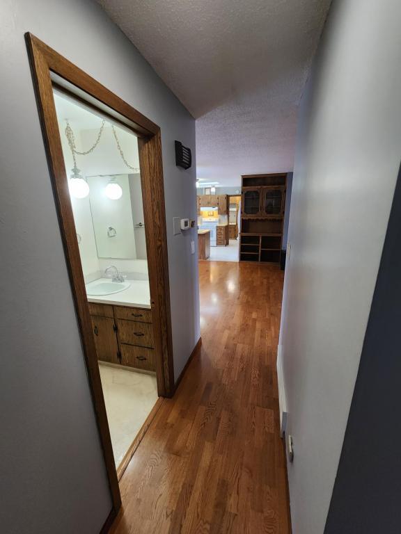 Building Photo - 2318 E Boulevard Ave