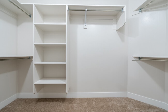 Building Photo - Big Horn Dr