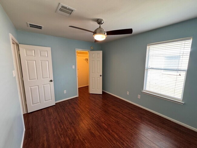 Building Photo - 9907 Rushing Springs Dr