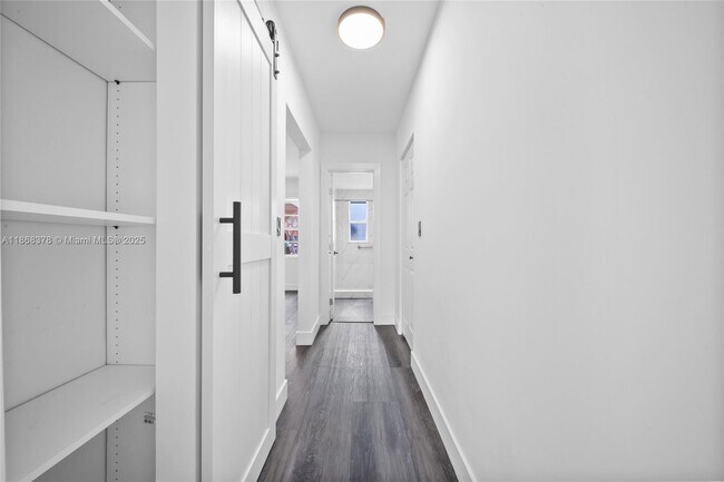 Building Photo - 3551 SW 10th St