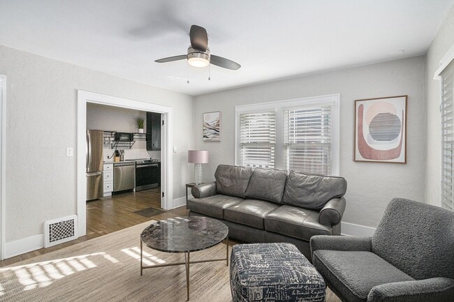 Building Photo - Beautifully Fully-Furnished Duplex in Old Town