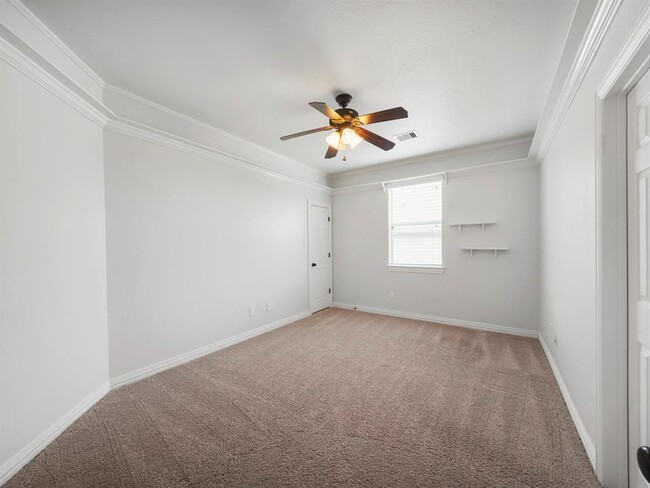 Building Photo - 5430 Tyler Park Ln