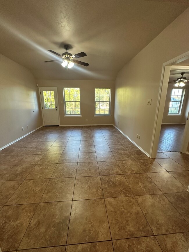 Building Photo - 2309 S Austin St