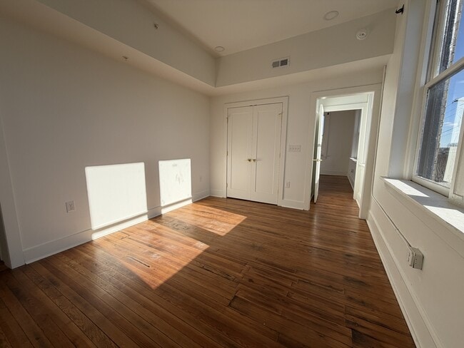 Building Photo - 901 Fifth Street - 202