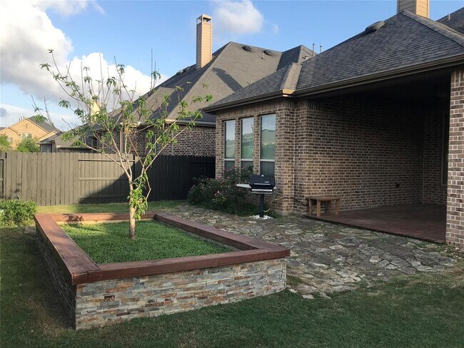 Building Photo - 5827 Chaste Ct