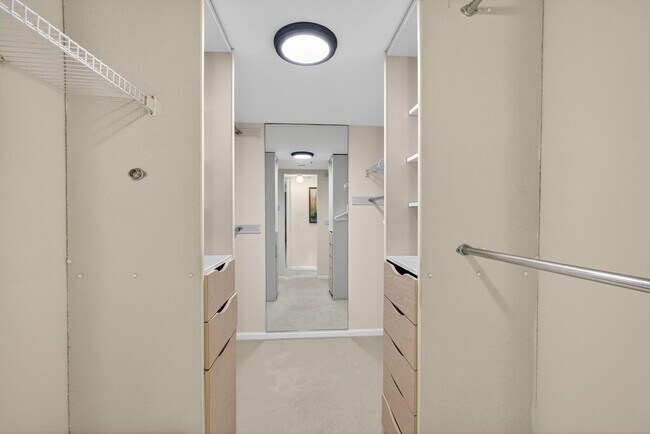 Building Photo - 5200 N Ocean Dr