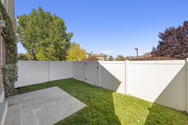 Building Photo - 10483 Sage Vista Way