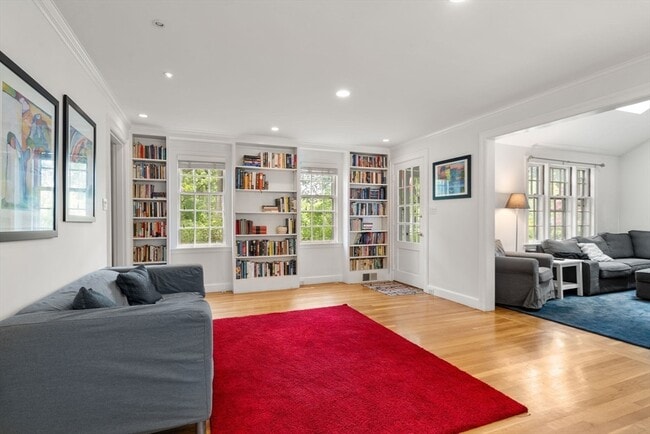 Building Photo - 205 Brattle St