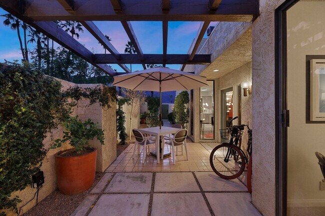 Building Photo - Mountain View Retreat in Palm Springs