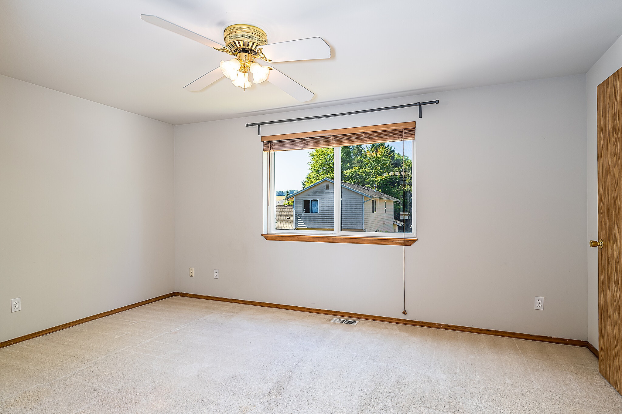 Building Photo - 15524 Chestnut Dr SE