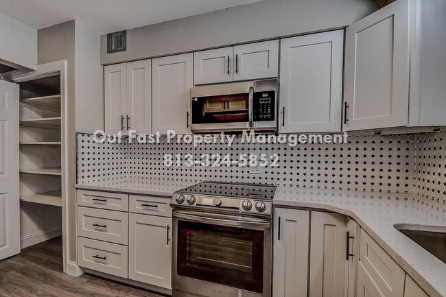 Building Photo - Home & Bonus Space Near Gulf Beaches — Ready for Move-In