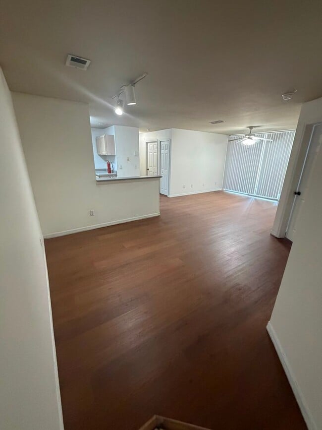 Building Photo - 7605 Pissarro Dr