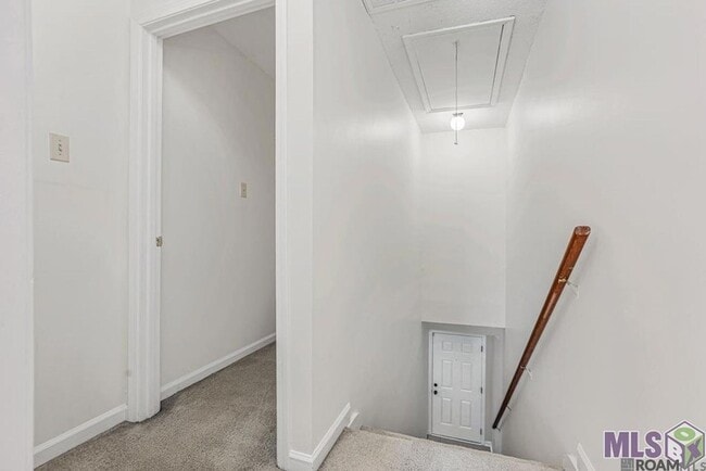Building Photo - 4625 Parkoaks Dr
