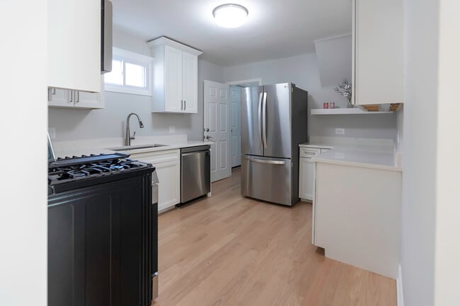 Building Photo - 3948 N Olcott Ave