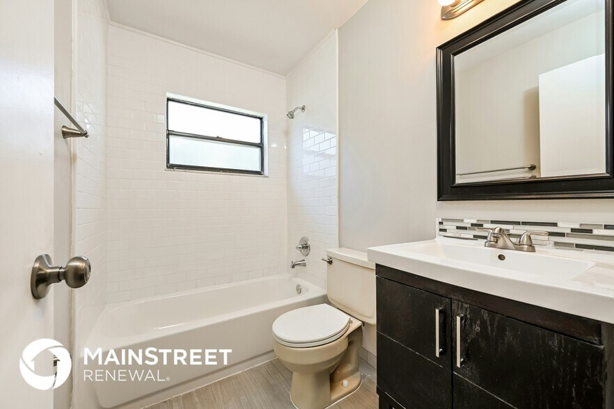 Building Photo - 267 Lakebreeze Cir