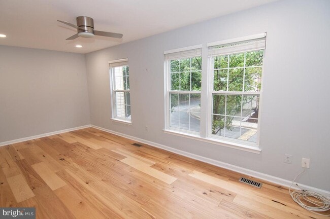 Building Photo - 110 Ingle Pl