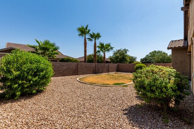 Building Photo - 20273 E Raven Dr