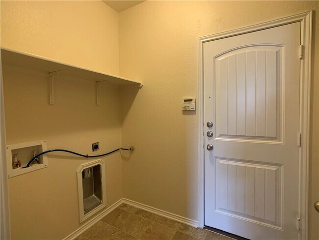 Building Photo - 133 Gina Dr