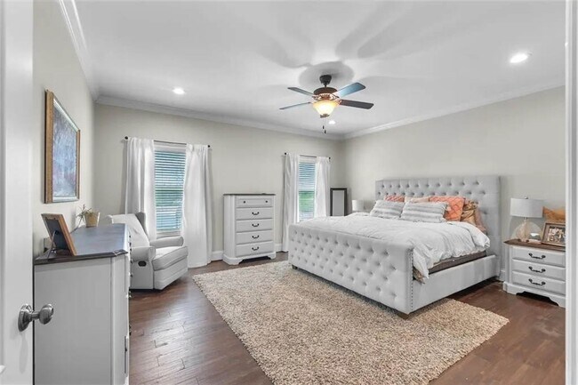 Building Photo - Stunning Custom-Built 4 Bedroom Duplex in East Jackson School District