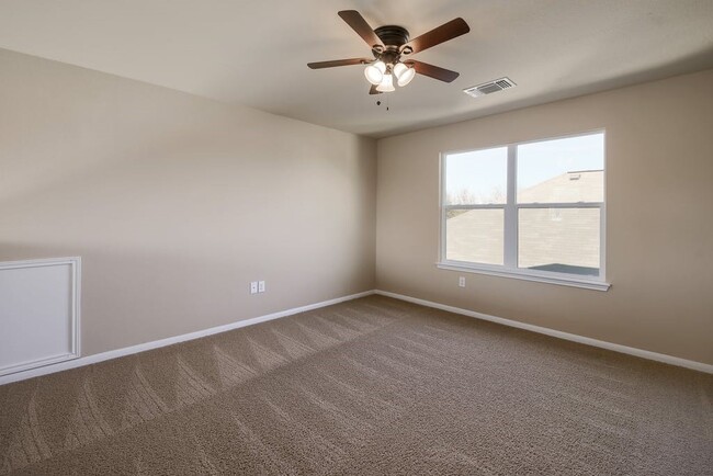 Building Photo - 604 Red Tails Dr